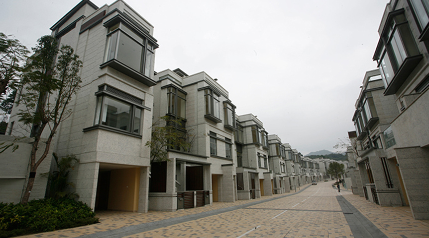 An image of residential buildings for the Green Project