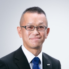 A picture of the managing officer Tsutomu Ishihara.