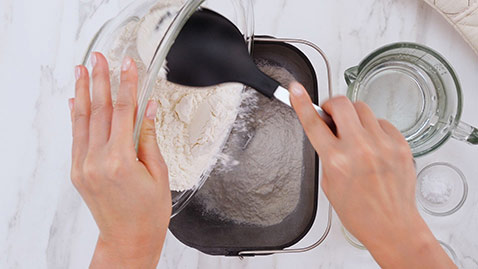 الخبز الأساسي