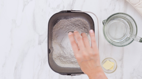 الخبز الأساسي