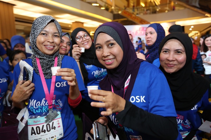 Happy faces upon completion of 5km run #MakanFunRun – Panasonic Malaysia