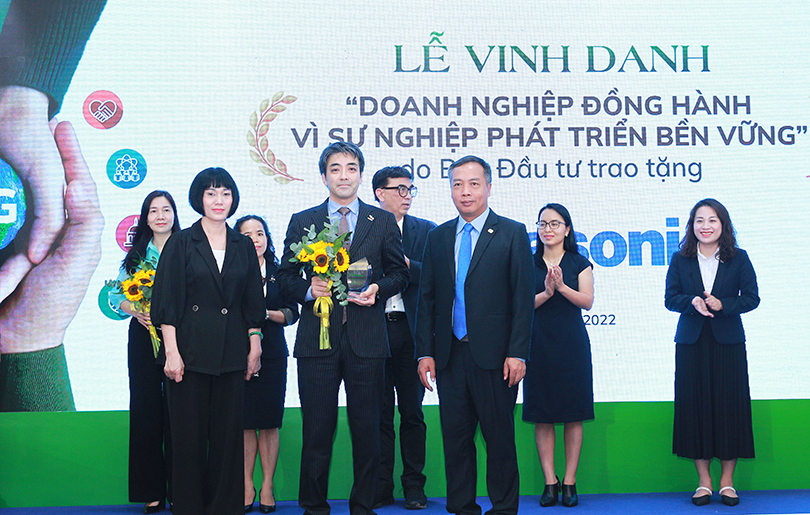 Panasonic Việt Nam liên tiếp nhận được vinh danh cho những nỗ lực đóng góp vào phát triển bền vững