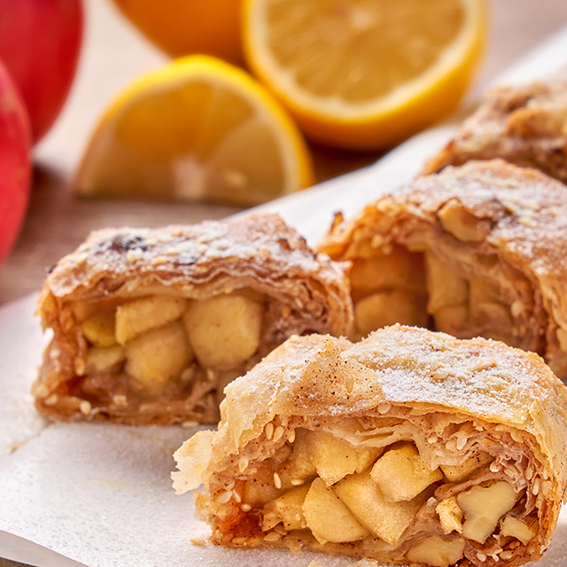 CINNAMON APPLE AND WALNUT STRUDEL - Panasonic Malaysia