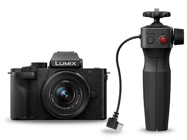 Nuotrauka LUMIX G fotoaparatas DC-G100D su „USB Type-C“ jungtimi su DMW-SHGR2 trikojo rankena