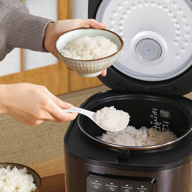 Cooks Rice Evenly with Less Condensation