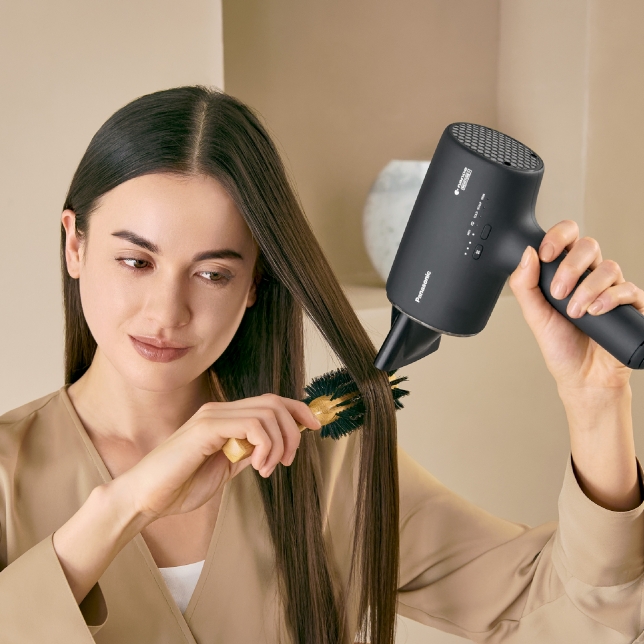 nanoe™ MOISTURE+ and Mineral Hair Dryer EH-NA0J | Panasonic