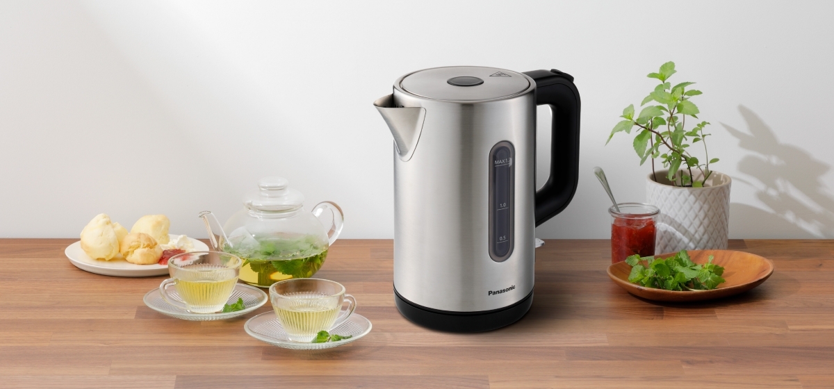 1.7L Electric Kettle in  Stylish Stainless Steel Design, Straightforward and comfortable to use, will make your mornings, tea, or coffee breaks simple.